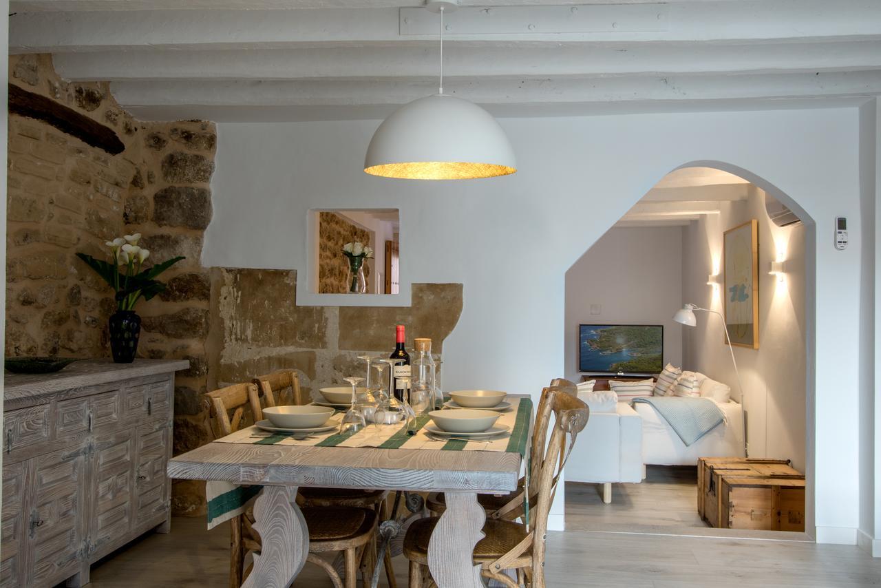 Hébergement de vacances Townhouse On The Rocks By Homevillas360